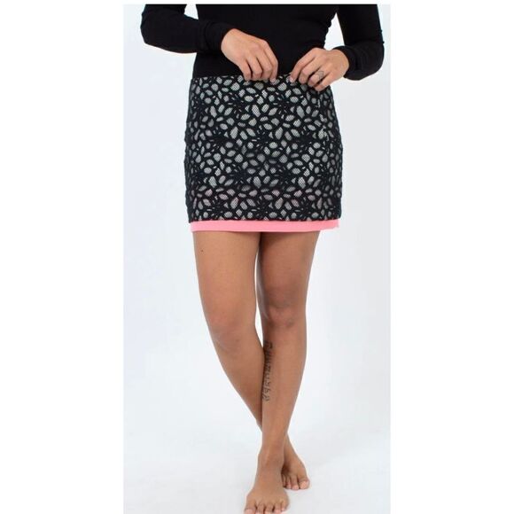 DIANE VON FURSTENBERG LACE MINI SKIRT size 6 - Picture 9 of 9